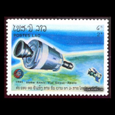 le timbre 8450 LAO 3