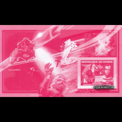 le timbre 10430 GUI 12 KA rouge